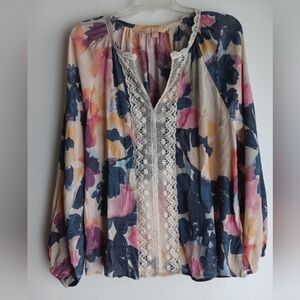 3 For $25❤️Floral Lace Blouse - Pink and Blue